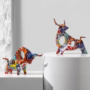 Resin Bull statue desktop decor